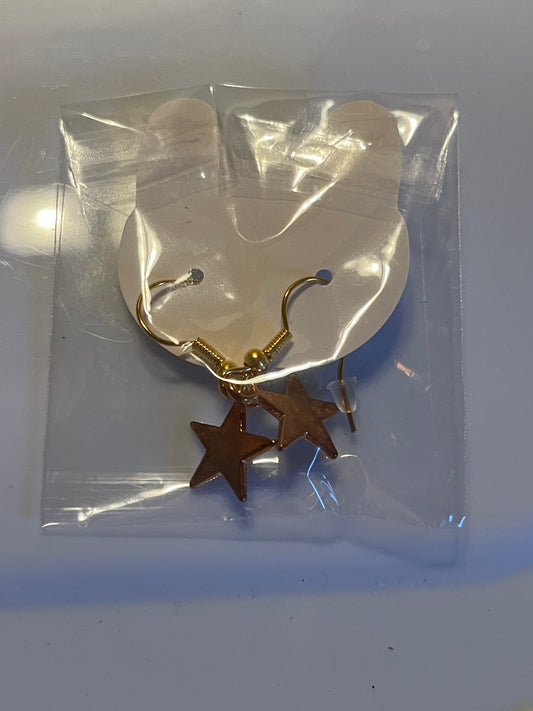 small gold star earrings